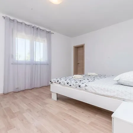 Cherry Garden Апартаменты Задар