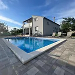 Cherry Garden Apartment *