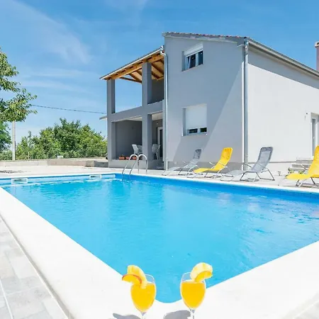 Cherry Garden Lägenhet *